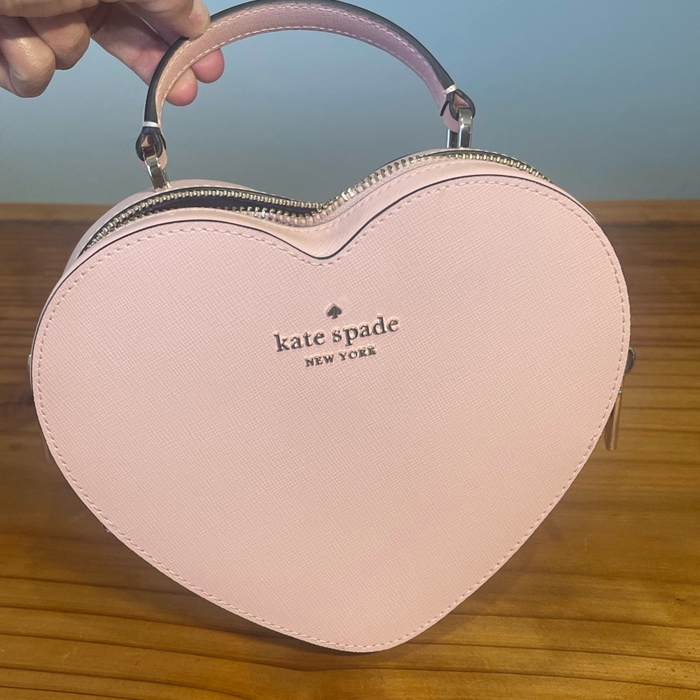 Kate Spade heart pursue